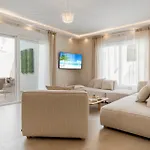 Villa-luxe New 5br Heated Pool & Bbq Kitchen At Prime Location Near Puerto Marina & *