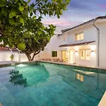 Villa-luxe New 5br Heated Pool & Bbq Kitchen At Prime Location Near Puerto Marina & * Benalmadena