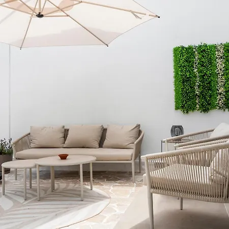 Villa-luxe New 5br Heated Pool & Bbq Kitchen At Prime Location Near Puerto Marina &