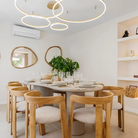 Villa-luxe New 5br Heated Pool & Bbq Kitchen At Prime Location Near Puerto Marina & Villa Benalmádena