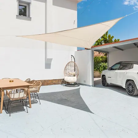 Villa-luxe New 5br Heated Pool & Bbq Kitchen At Prime Location Near Puerto Marina & Villa