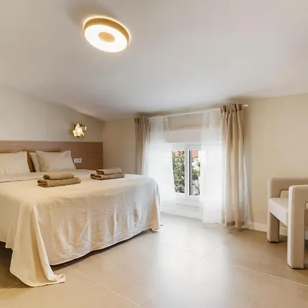 Villa-luxe New 5br Heated Pool & Bbq Kitchen At Prime Location Near Puerto Marina & Villa *