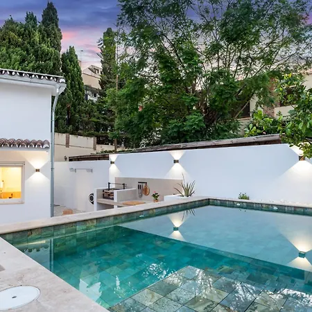 Villa-luxe New 5br Heated Pool & Bbq Kitchen At Prime Location Near Puerto Marina & Benalmádena