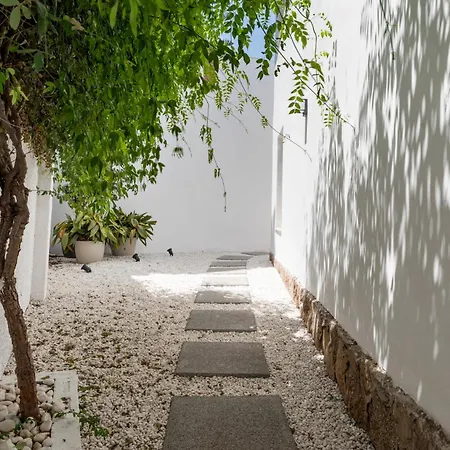 Villa-luxe New 5br Heated Pool & Bbq Kitchen At Prime Location Near Puerto Marina & Villa