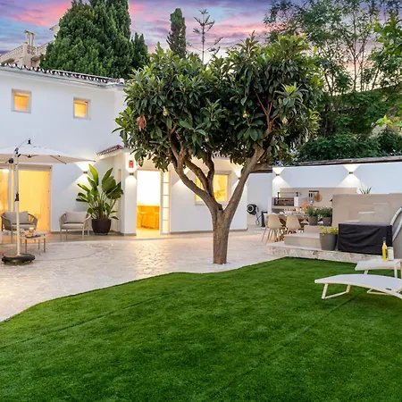 Villa-luxe New 5br Heated Pool & Bbq Kitchen At Prime Location Near Puerto Marina & *